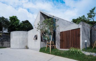 Studio Cochi's House in Sonda Combines Concrete Forms with Abe’s Modernist Influence