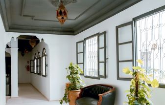 Top 5 Ceiling Paint Colors for a Stylish Interior Transformation