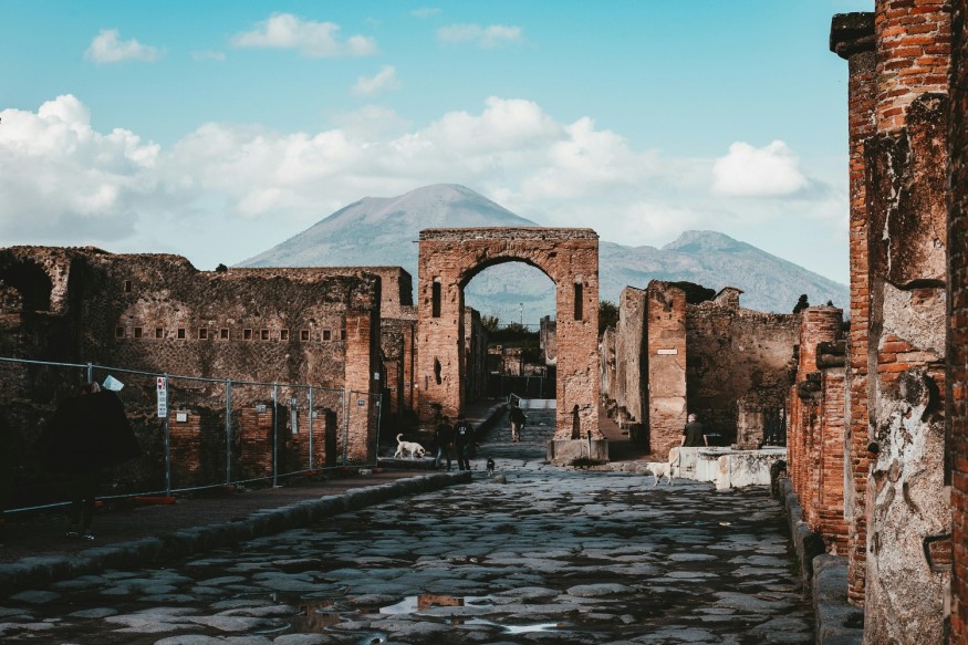 Tourist Carves Name into Pompeii's Ancient House of the Ceii, Sparks Outrage