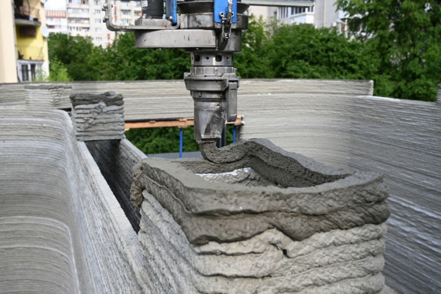 Ukraine Uses 3D Printer On-Site For the First Time to Build 4000-FT2 Children's School in Just 4 Days