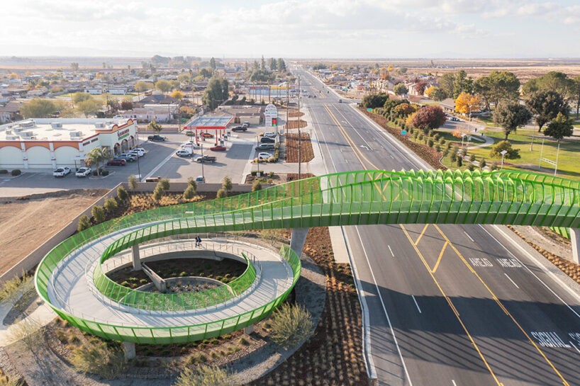Wonder Bridge In Lost Hills, California, Boasts A Unique Design Inspired By The "Curl Of A Lizard's Tail"